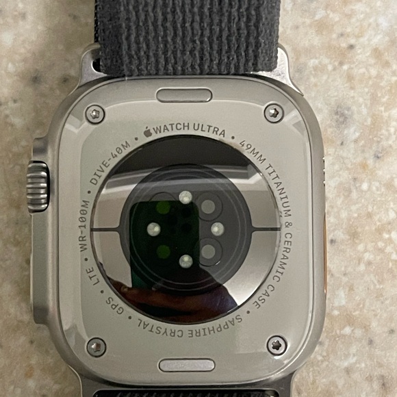 Apple Watch Ultra 49mm - Picture 1 of 5